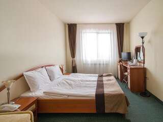 Отель Hotel Kamena Pamporovo by Asteri Hotels Пампорово Двухместный номер с 1 кроватью или 2 отдельными кроватями-7
